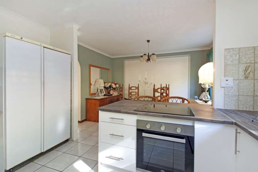 To Let 3 Bedroom Property for Rent in Glencairn Western Cape